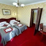 فندق مبيت وإفطار Pod Zamkiem 4*