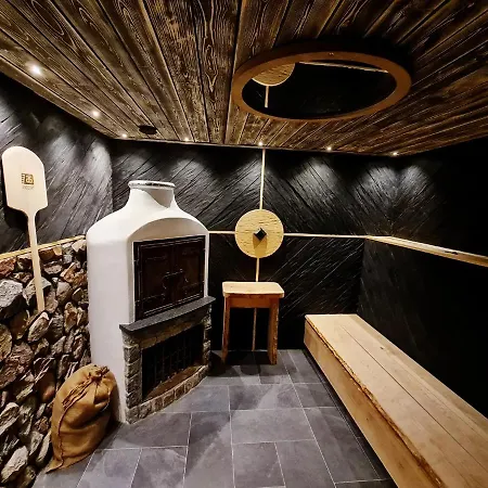 赞基艾姆别墅酒店 4*