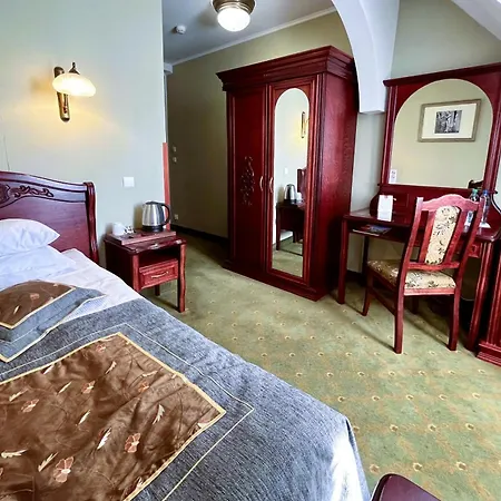 赞基艾姆别墅酒店 4*