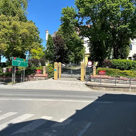 Pod Zamkiem Nocleg ze śniadaniem 4*
