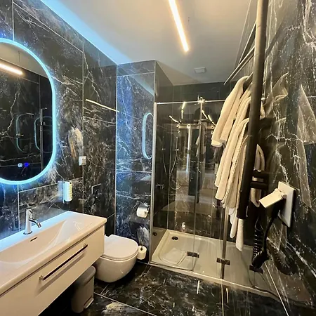 赞基艾姆别墅酒店 4*