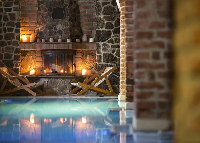 Pod Zamkiem Bed & Breakfast 4*