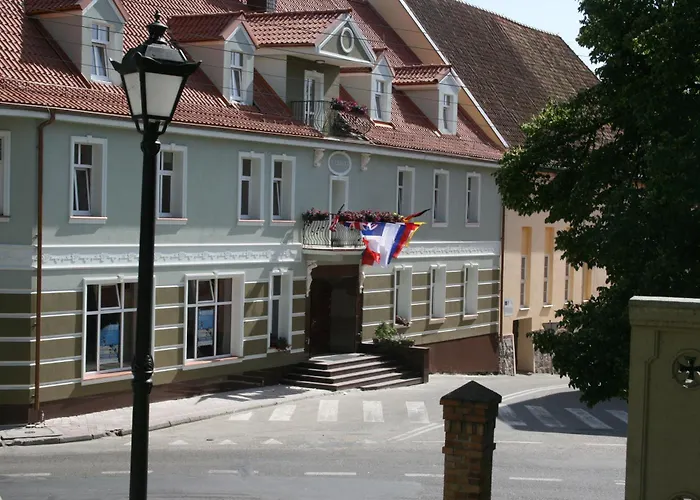 Pod Zamkiem Bed & Breakfast 4*