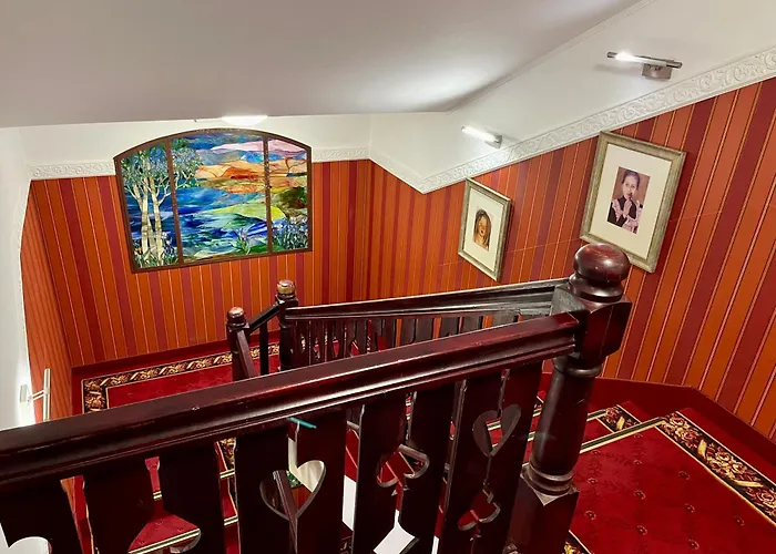 Pod Zamkiem Bed & Breakfast 4*