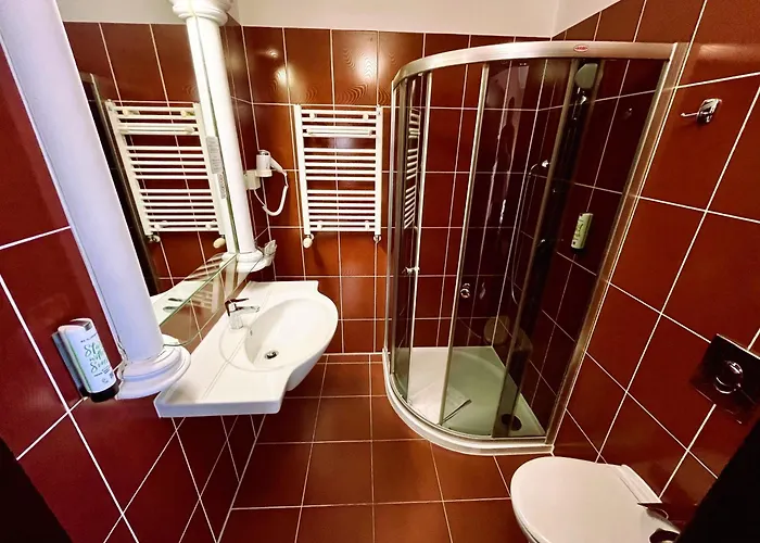 Pod Zamkiem Bed & Breakfast 4*