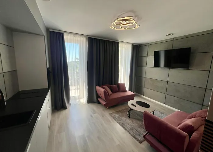 Pod Zamkiem Bed & Breakfast 4*